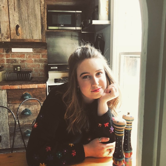 Meet your Posher, Claire - Picture 1 of 1